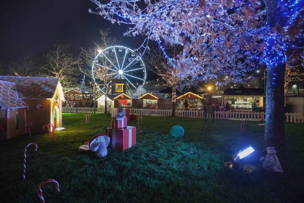 Galway kerstmarkt bij nacht — Stockfoto