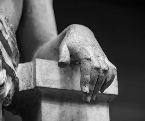 Stein Statue Detail der menschlichen Hand — Stockfoto