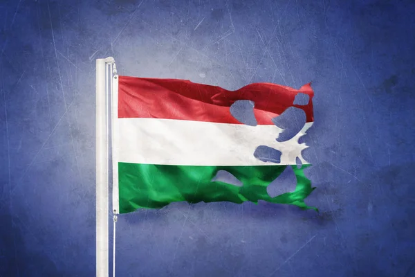 Magyarország grunge háttérben repülő szakadt zászlaja — Stock Fotó