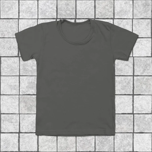 Grijze leeg t-shirt op tegel achtergrond — Stockfoto