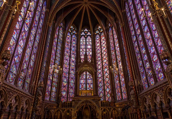 Parigi, Francia, 1 aprile 2017: Cappella Santa Sainte Chapelle a Parigi, Francia . — Foto Stock