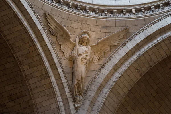 Paříž, Francie, 26 března 2017: Interiér z římskokatolické církve a menší bazilika Sacre-Coeur — Stock fotografie