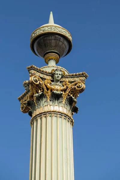 Historyczne latarni ulicznych na Place de la Concorde — Zdjęcie stockowe