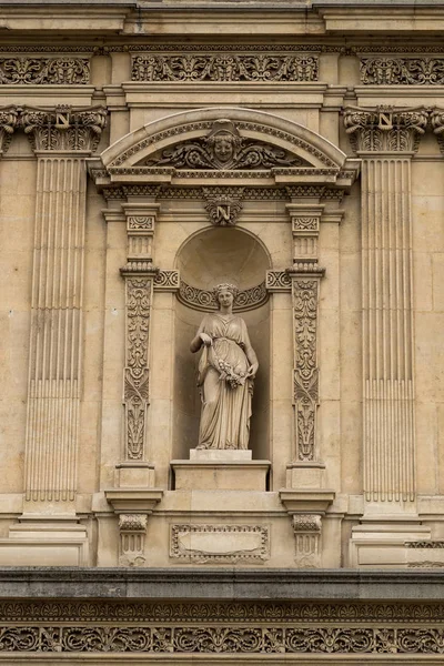 Architectural exteriors details of the Louvre museum — Stock Photo, Image