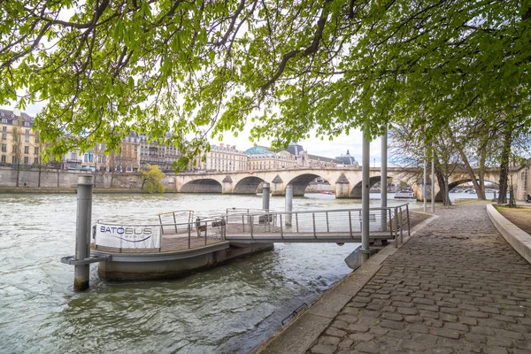 Вид на річку Сену в Парижі — стокове фото