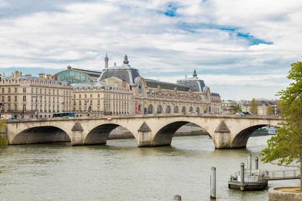 Pohled na řeku Seinu v Paříži — Stock fotografie