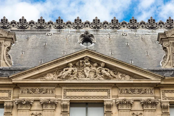 Architectural exteriors details of the Louvre museum — Stock Photo, Image