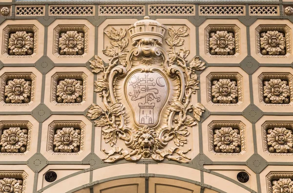 Detail design of the ceiling, caisson in the form of a flower, the train station Orsay Orsay Museum. Paris. France — Stock Image Detail design of the ceiling, caisson in the form of a flower, the train station Orsay Orsay Museum. Paris. France Stock Image