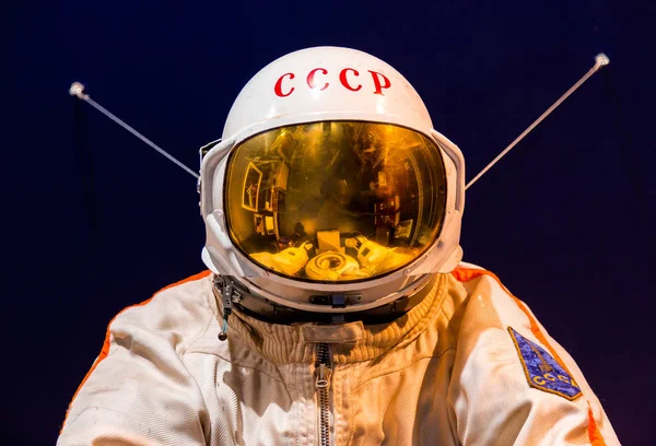 Saint Petersburg, Federacja Rosyjska - 13 maja 2017: Rosyjski astronauta skafandrów w Muzeum Saint Petersburg — Zdjęcie stockowe