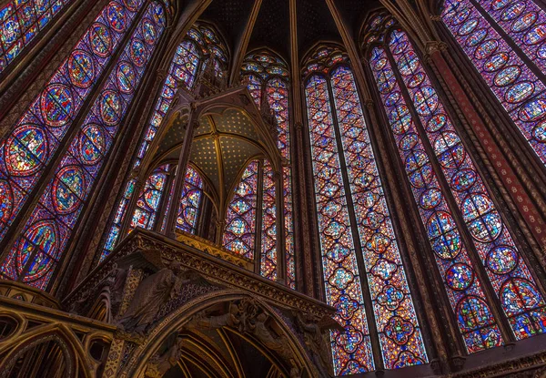 Παρίσι, Γαλλία, 1 Απριλίου 2017: Το Sainte Chapelle ιερό παρεκκλήσι στο Παρίσι, Γαλλία. — Φωτογραφία Αρχείου