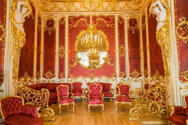 FONTAINEBLEAU, FRANCE - JULY 09, 2016 : Fontainebleau Palace Interiors. The Throne  Room. Chateau Was One Of The Main Palaces Of French Kings. Stock Photo,  Picture and Royalty Free Image. Image 71112515.