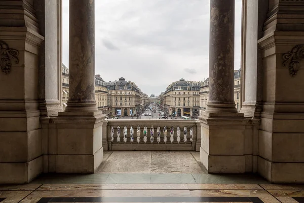 Parijs, Frankrijk, 31 maart 2017: Interieur uitzicht op de Opera National de Paris Garnier, Frankrijk. Het werd gebouwd van 1861 tot 1875 voor het Parijse Opera huis — Stockfoto