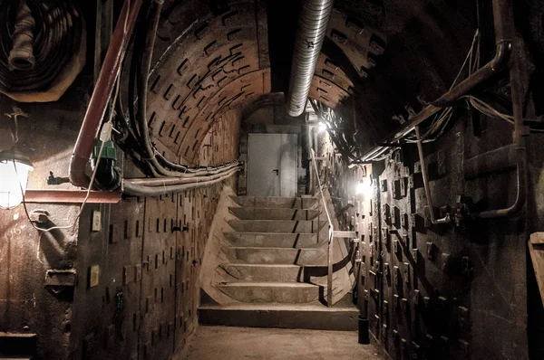 Moscow, Russia - October 25, 2017: Tunnel at Bunker-42, anti-nuclear underground facility built in 1956 as command post of strategic nuclear forces of Soviet Union — Stock Photo, Image