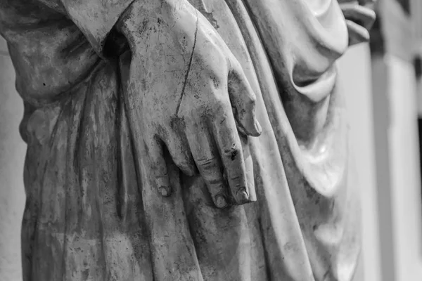 Estatua de piedra detalle de la mano humana — Foto de Stock