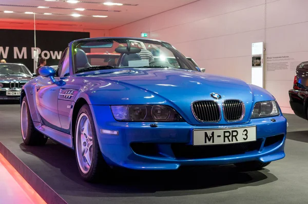 Múnich, Alemania - 10 de marzo de 2016: Exposición de Roadster en el Museo BMW —  Fotos de Stock