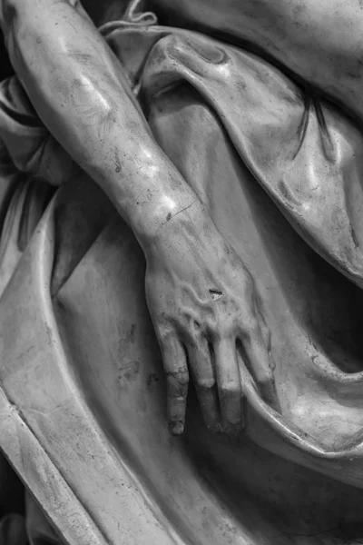 Estatua de piedra detalle de la mano humana — Foto de Stock