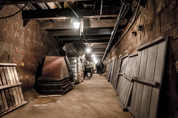 Moskva, Ryssland - 25 oktober 2017: Tunnel på Bunker-42, anti-nukleära underjordisk anläggning byggdes 1956 som befaller postar av strategiska kärnvapen styrkorna i Sovjetunionen — Stockfoto