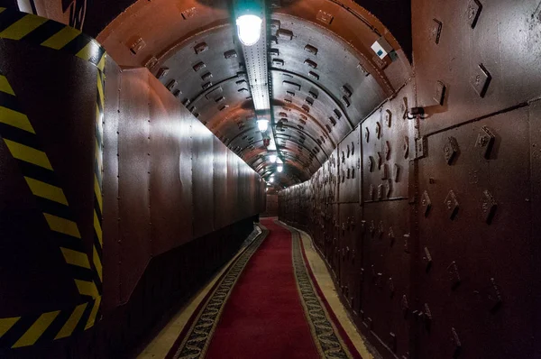 Moscow, Russia - October 25, 2017: Tunnel at Bunker-42, anti-nuclear underground facility built in 1956 as command post of strategic nuclear forces of Soviet Union — Stock Photo, Image