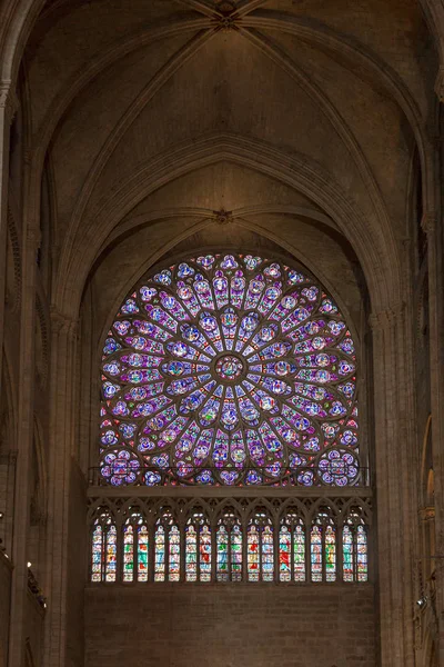 Vidriera en la catedral de Notre Dame, París —  Fotos de Stock