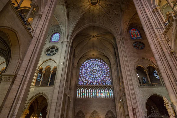 Paris, France, March 27 2017: The interior of the Notre Dame de Paris — Stock Photo, Image