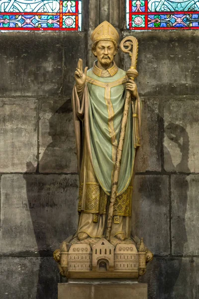 Paris, France, March 27 2017:The statue inside Notre Dame de Paris — Stock Photo, Image