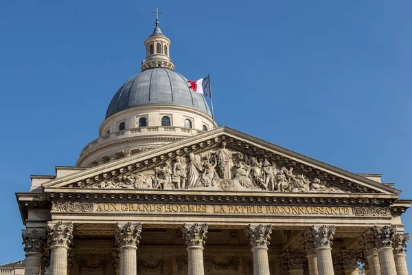 Parte superior de la fachada del panteón en París —  Fotos de Stock