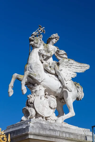 Статуя ртуті конях Pegasus в Парижі — стокове фото