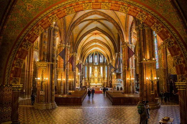 Budapest, Hungary, March 22 2018: The interior of the Church of the Assumption of the Buda Castle. It is more commonly known as the Matthias Church and was built in the 14th century — Stock Photo, Image