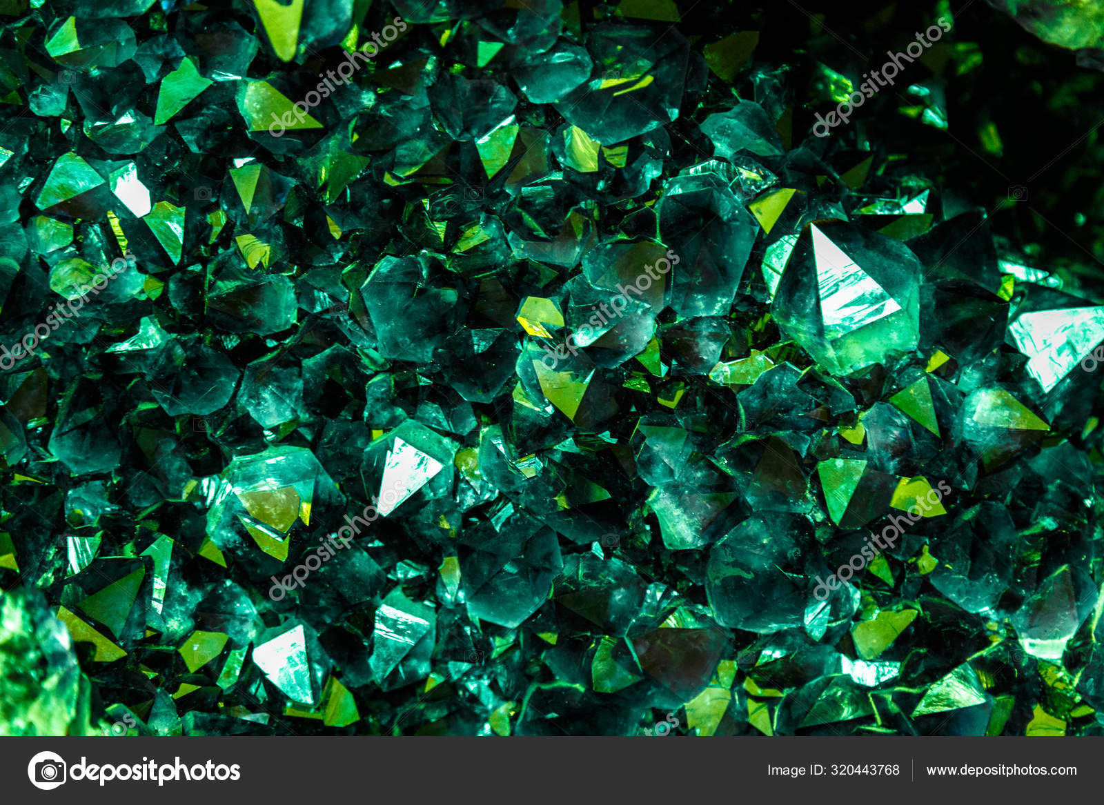 Emerald crystal blog.knak.jp