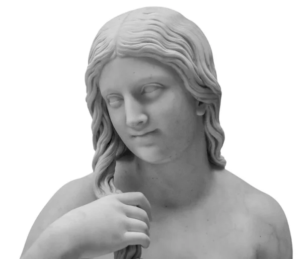 Genç bayanın beyaz mermer heykel başı. Şehvetli Rönesans dönemi heykeli. Beyaz arka planda izole edilmiş, antikacı tarzında çıplak bir kadın. — Stok fotoğraf