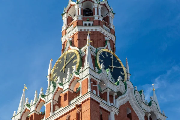 O Relógio do Kremlin ou sinos do Kremlin é um relógio histórico na Torre Spasskaya do Kremlin de Moscou. Rússia — Fotografia de Stock