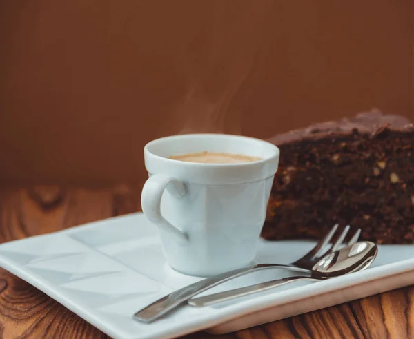 Kopp kaffe och kaka Sacher — Stockfoto