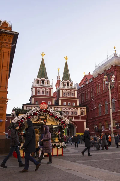 Mercado de Navidad en la Plaza Roja de Moscú — Foto de Stock