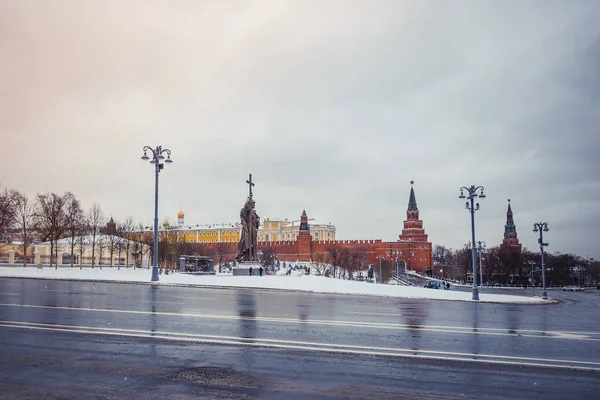 Monumento ao Santo Príncipe Vladimir, o Grande, perto do Kremlin — Fotografia de Stock