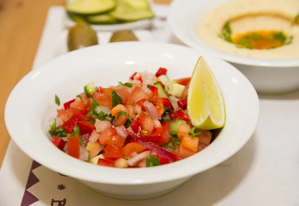 Salada Vegetal Com Limão — Fotografia de Stock