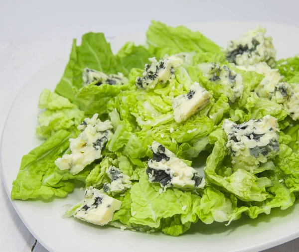 Green salad with blue cheese — Stock Photo, Image