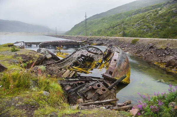 Barcos Madeira Inundados Velhos Água Mar Barents Teriberka Rússia — Fotografia de Stock