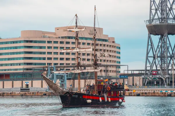 Ship at the pier of Barcelona, Spain — Stock Photo, Image