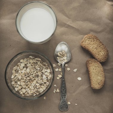 Sağlıklı kahvaltı malzemeler. Üstten Görünüm