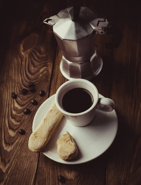 Итальянский традиционный кофеварка мока — стоковое фото