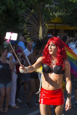sitges şehrinde gay pride