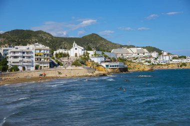 Sitges, Katalonya, İspanya - 05 Haziran 2017: Sitges plajlar. Set of görünümü