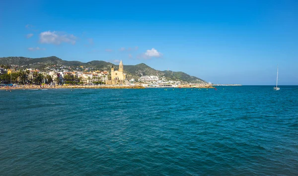 Sitges, Katalonya, İspanya - 08 Haziran 2017: Sitges şehir görünüm