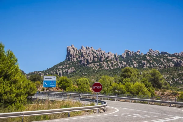 Yol Işareti Için Dağlar Montserrat Spanya — Stok fotoğraf