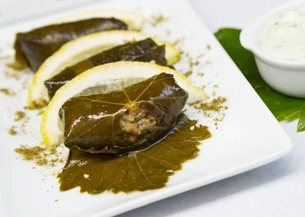 Dolma Fyllda Druva Blad Med Ris Och Grönsaker — Stockfoto