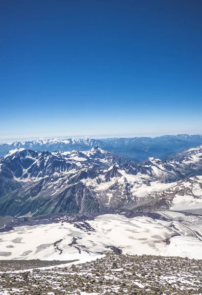 Μεγαλύτερη Οροσειρά Καυκάσου Θέα Από Την Κορυφή Του Elbrus — Φωτογραφία Αρχείου