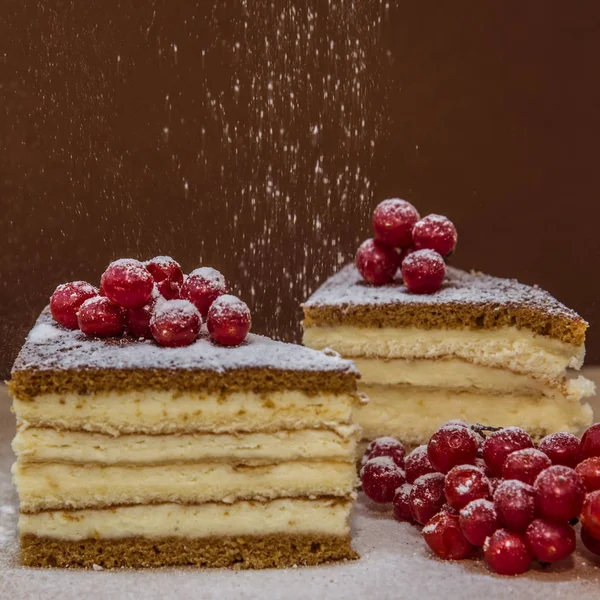 Pedaços soprar cheesecake — Fotografia de Stock