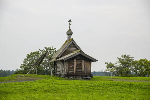 Dřevěný kostel na ostrově Kizhi Oněžského jezera, Rusku — Stock fotografie