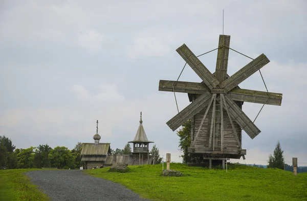 Pohost Kizhi jest miejsce historyczne na wyspie Kizhi, Rosja — Zdjęcie stockowe