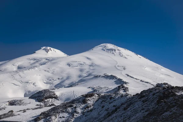 Monte Elbrus, Montañas del Cáucaso, Rusia — Foto de Stock